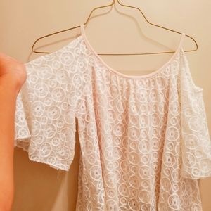 Shoulder less women's top